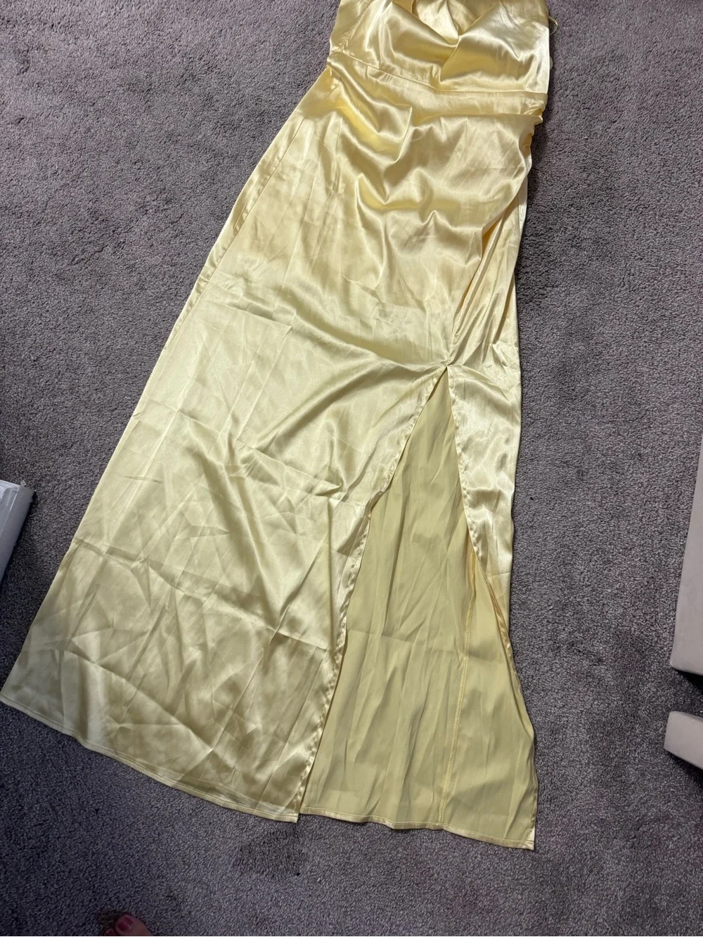 Yellow satin halter maxi dress - Picture 7 of 8